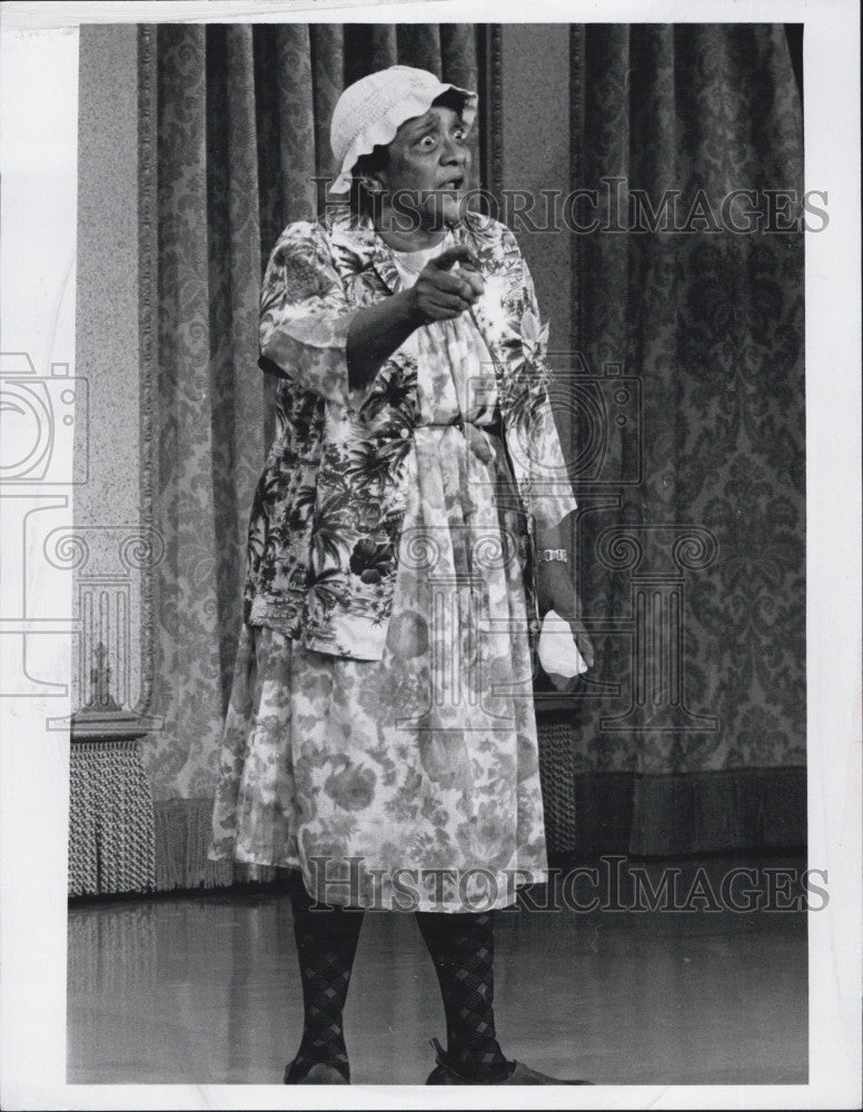 1968 Press Photo Comedienne Jackie &quot;Moms&quot; Mabley in &quot;The Smothers Comedy Hour&quot; - Historic Images