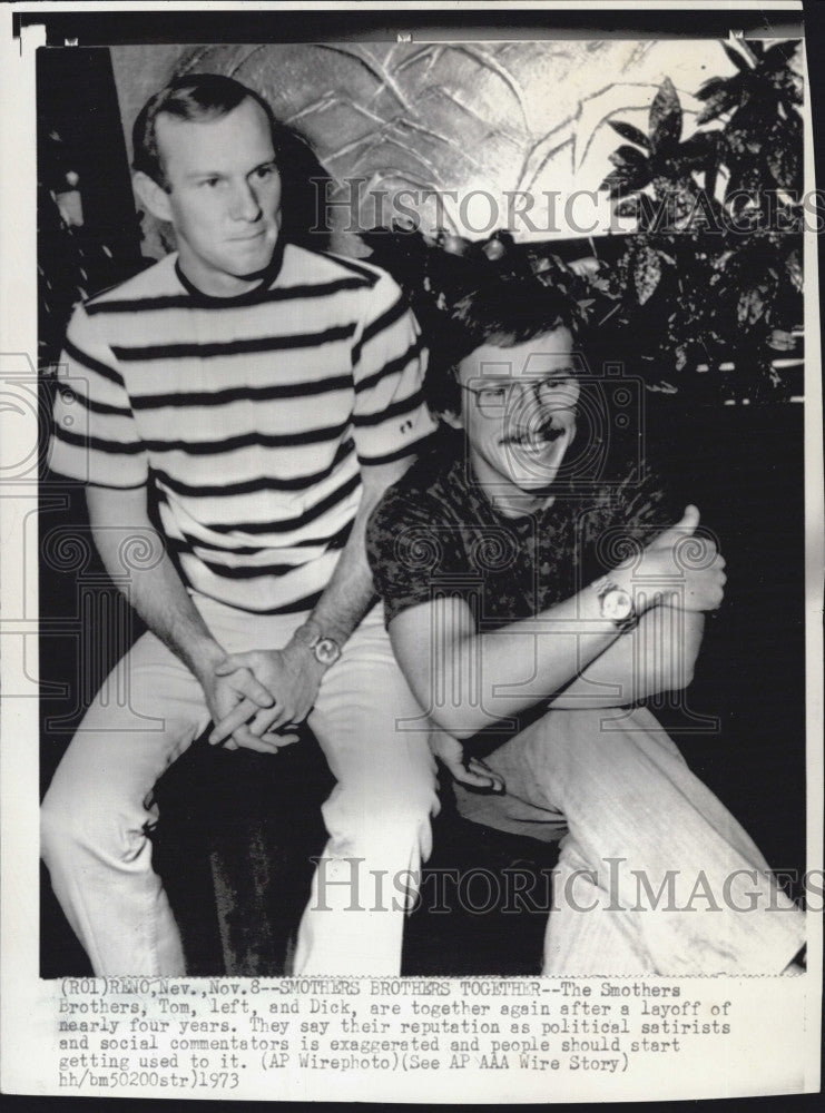 1973 Press Photo Smothers Brothers Reunite - Historic Images