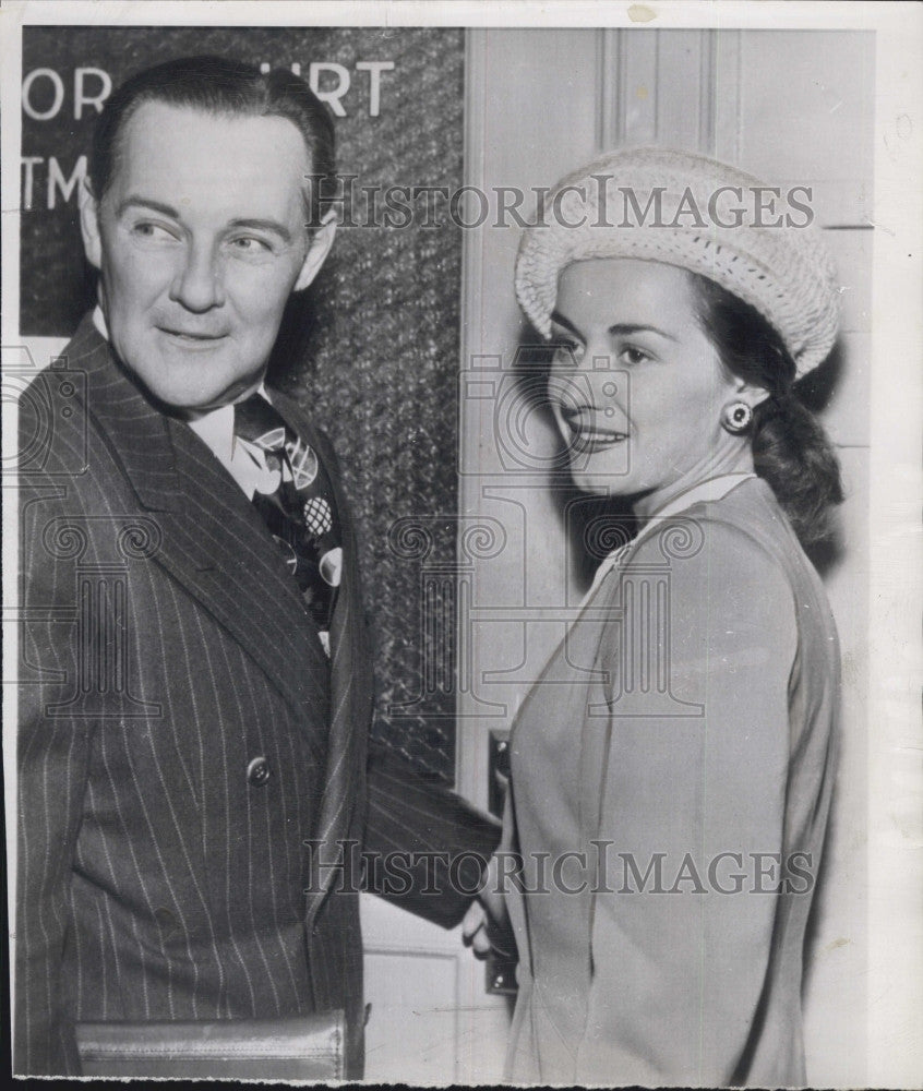 1948 Press Photo Jimmy Fidler and His Wife Adeline in Custody Hearing with His - Historic Images