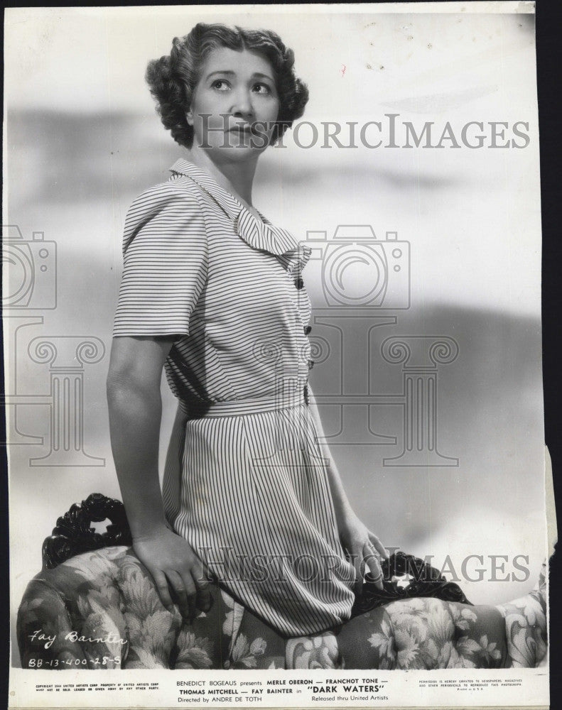 1944 Press Photo Fay Bainter in &quot;Dark Waters&quot; - Historic Images