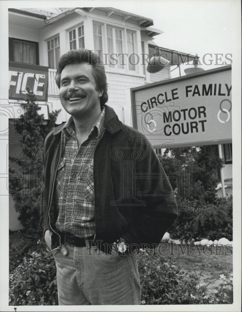 1998 Press Photo Max Baer stars in the comedy &quot;The Circle Family&quot; - Historic Images