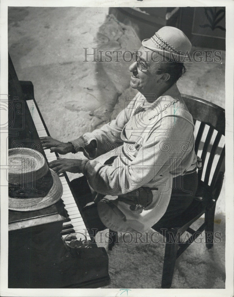 1961 Press Photo Ed Wynn &quot;Backstage Party&quot; - Historic Images