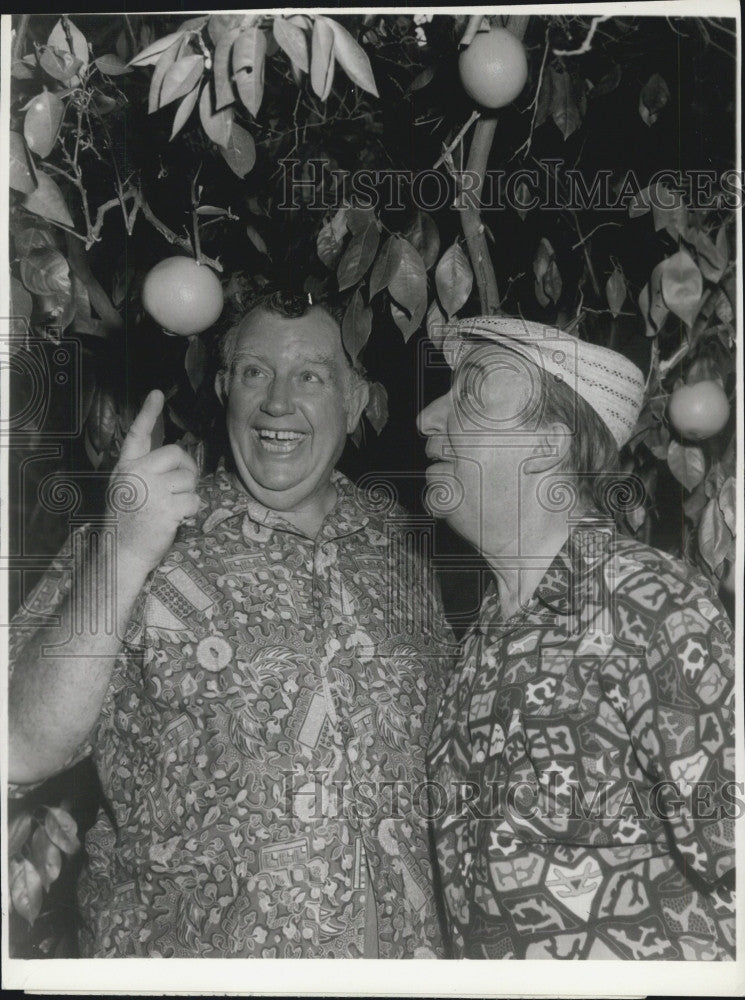 1962 Press Photo Ed Wynn  &amp;Andy Devine on &quot;Ten Days in the Sun&quot; - Historic Images