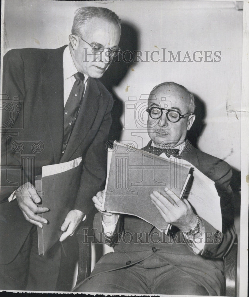 1954 Press Photo Cuyahoga County Coroner Samuel Gerber With Asst District Atty - Historic Images