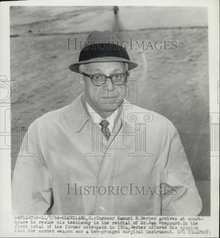 1966 Press Photo Coroner Samuel Gerber Arrives In Court For Retrial - Historic Images