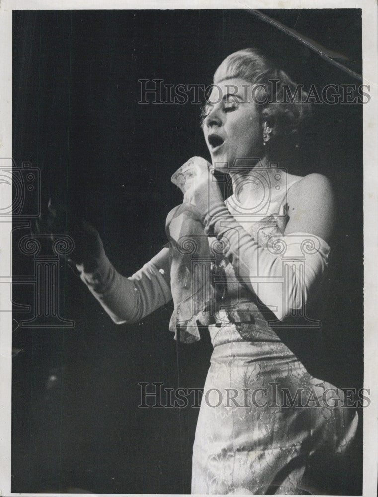 1967 Press Photo Hildegarde Singer - Historic Images