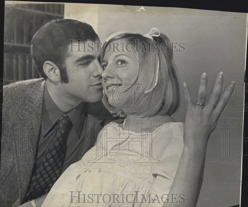 1970 Press Photo Clark U student Gary Fennell &amp; wife Joan - Historic Images