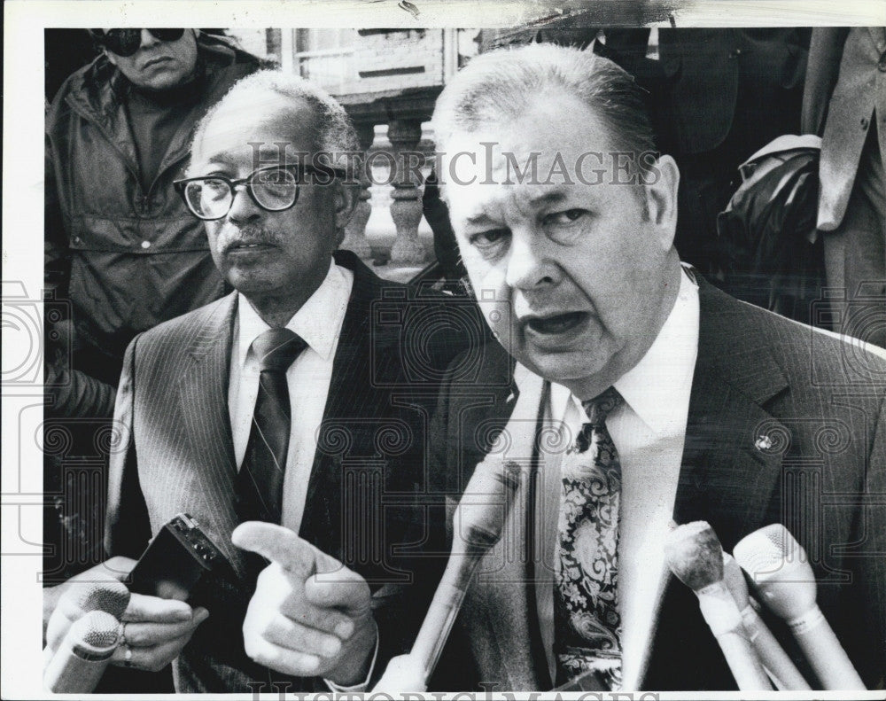 1989 Press Photo Atty J Albert Johnson &amp; Judge J Mitchell - Historic Images