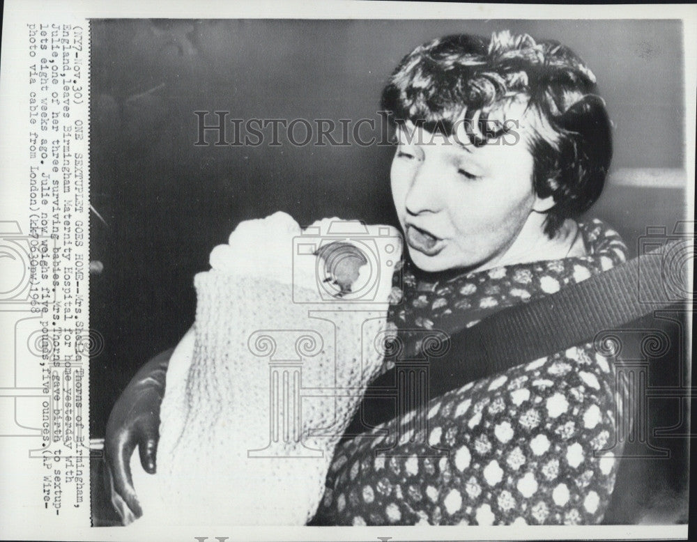 1968 Press Photo Thorns Septuplet Goes Home Sheila Thorns Birmingham England - Historic Images