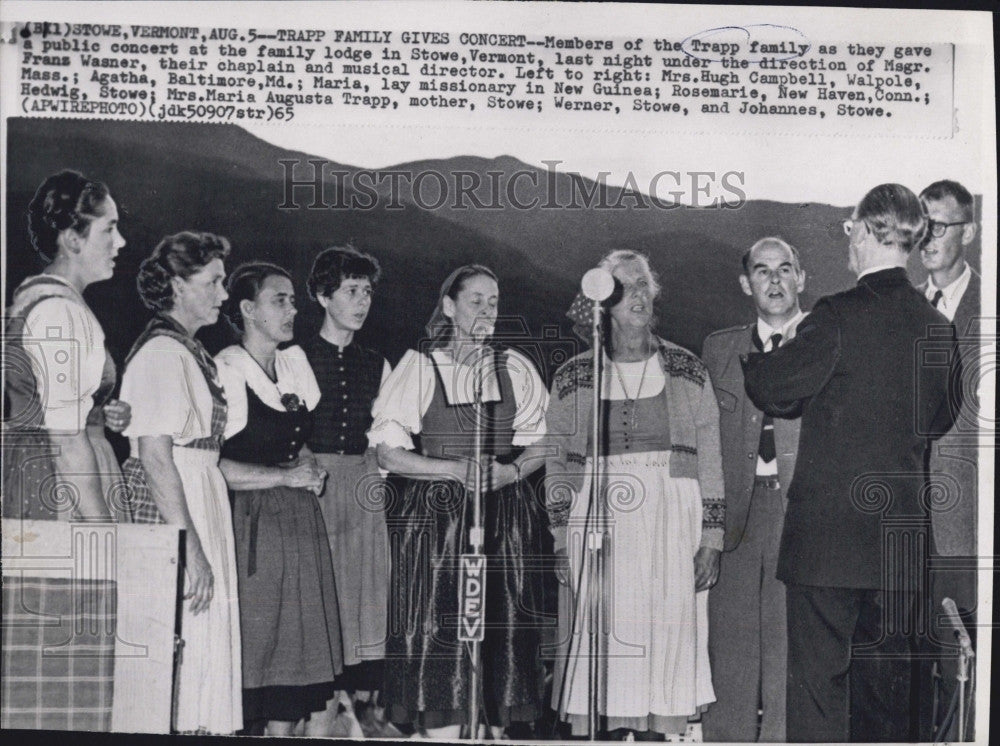 1965 Press Photo Members of the Trapp family giving public concert - Historic Images