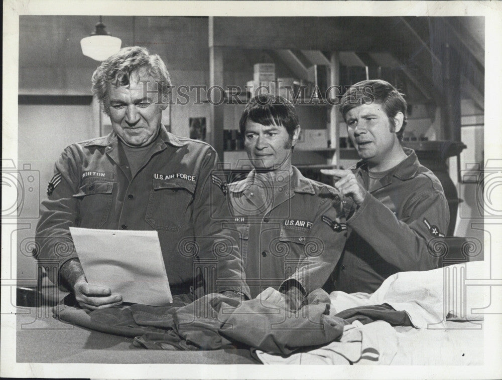 1971 Press Photo Forrest Tucker,Larry Storch,J Hampton&#39;Love American Style&quot; - Historic Images