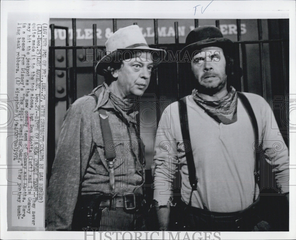 1974 Press Photo Don Knotts &amp; Tim Conway in &quot;The Apple Dumpling Gang&quot; - Historic Images