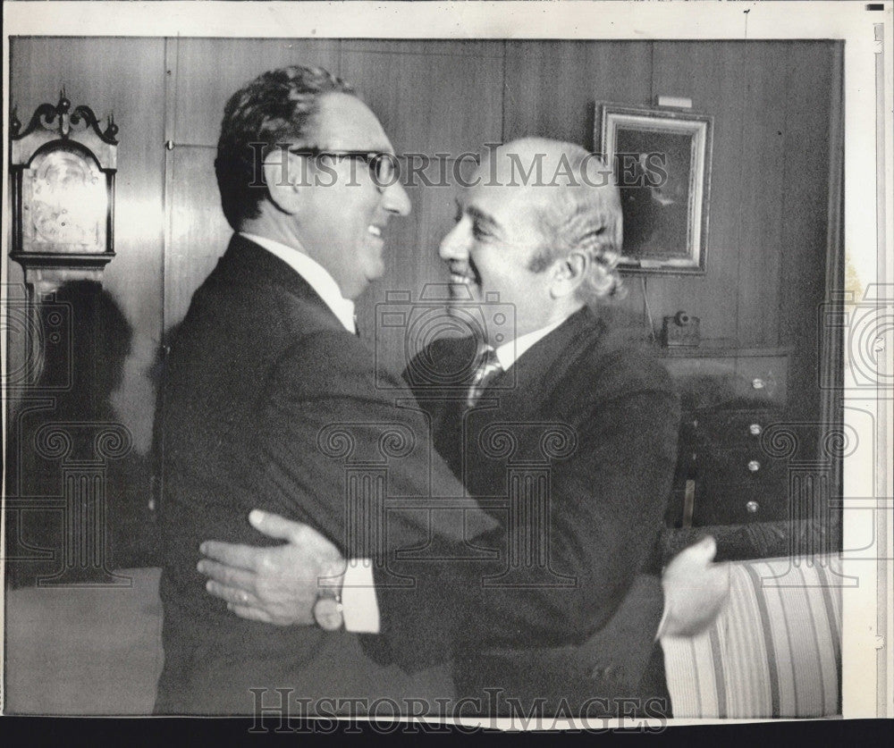 1974 Press Photo Sec of State Kissinger &amp; Egyptian Mr Fahmy - Historic Images