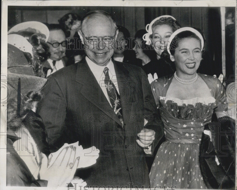 1952 Press Photo Senator Robert A Taft Florence Pritchett TV Actor - Historic Images