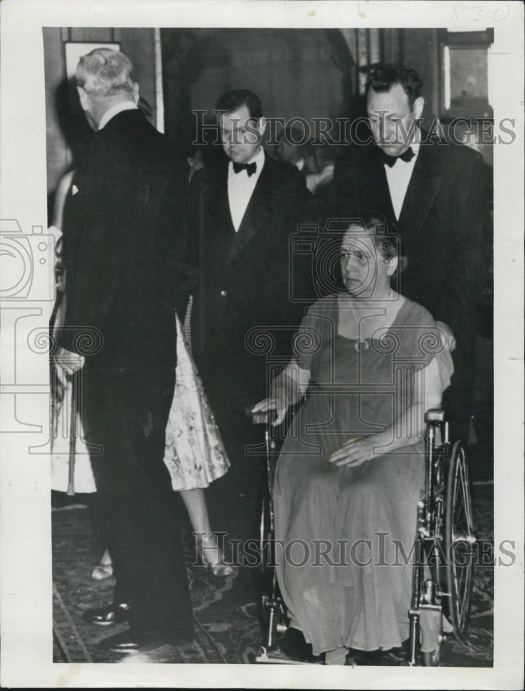 1953 Press Photo Mrs. Robert A. Taft, wife of the Ailing Senator from Ohio - Historic Images