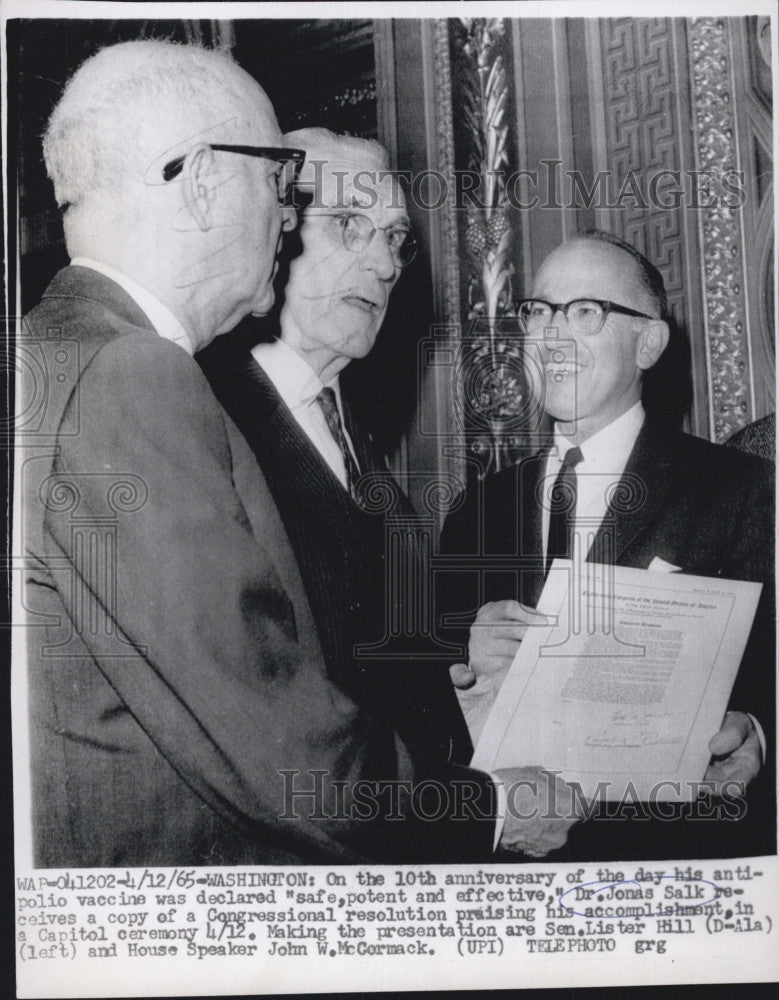 1965 Press Photo Dr Jonas Salk Receives Congressional Resolution By Senators - Historic Images