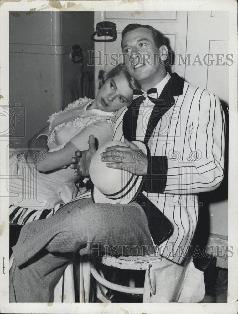 1954 Press Photo Rosemary Clooney and Jose Ferrer &quot;Deep In My Heart&quot; - Historic Images