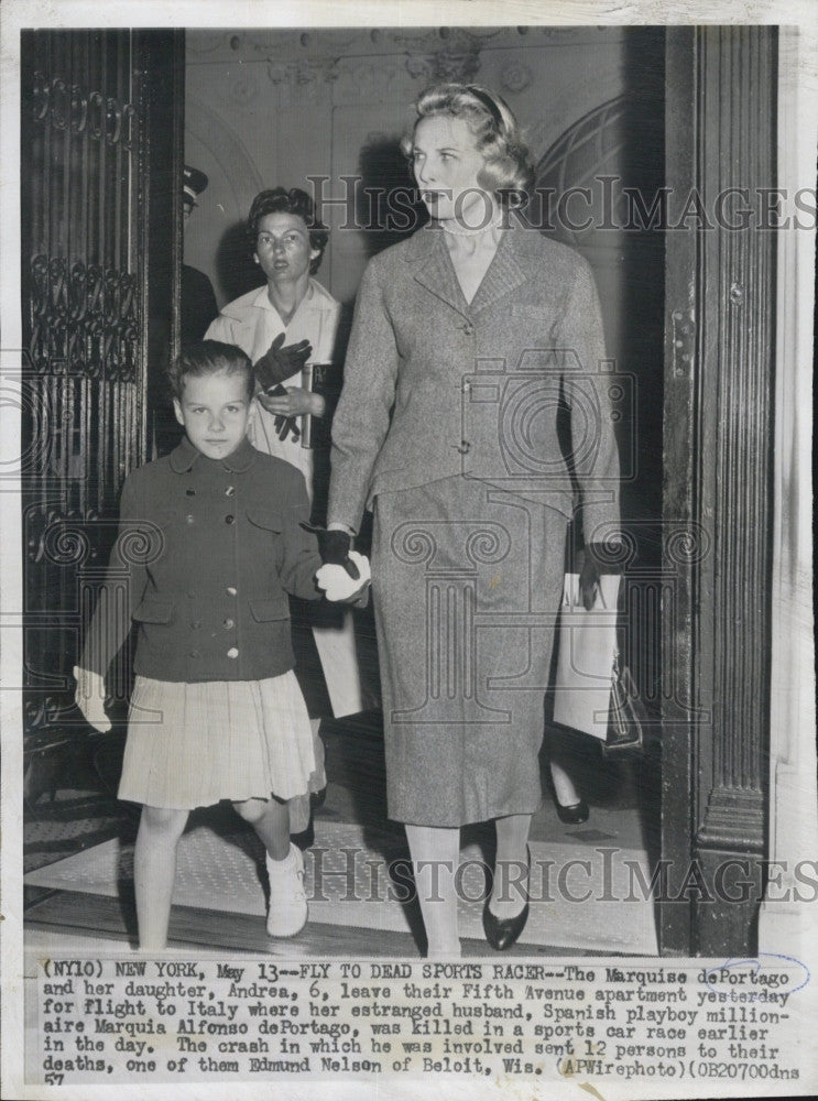 1957 Press Photo The Maquise dePortago and her daughter, Andrea, 6 - Historic Images