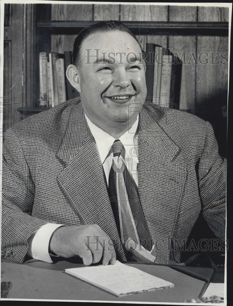 1957 Press Photo Football coach Herman Hickman - Historic Images