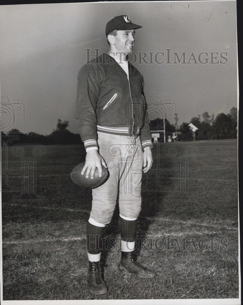 1945 Press Photo Marine football coach Lt Earl Brown - Historic Images