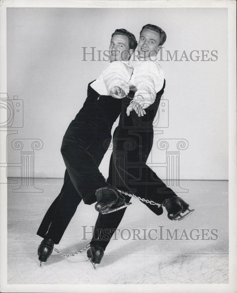 1948 Press Photo The Schramm twins ice skaters - Historic Images