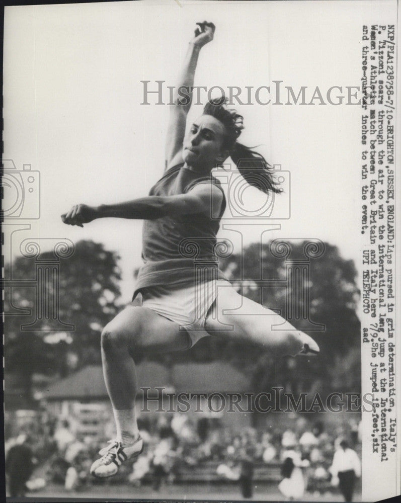 1960 Press Photo P Tizzony of Italy in the long jump - Historic Images