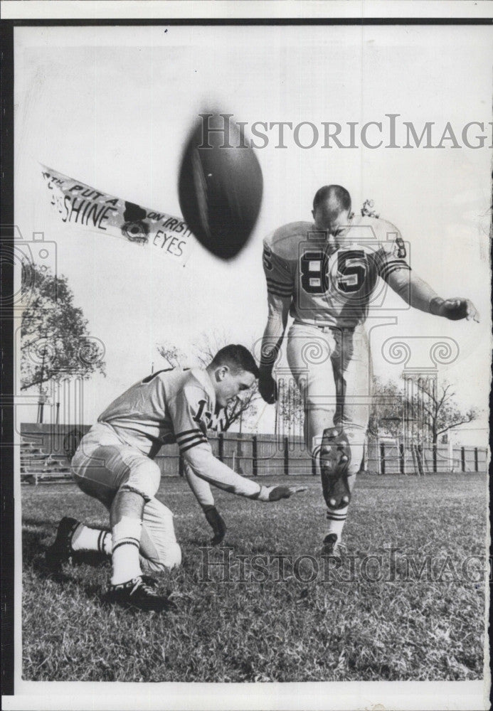 Press Photo Navy Place-Kicker Greg Mather with QB Bob Sutton - Historic Images