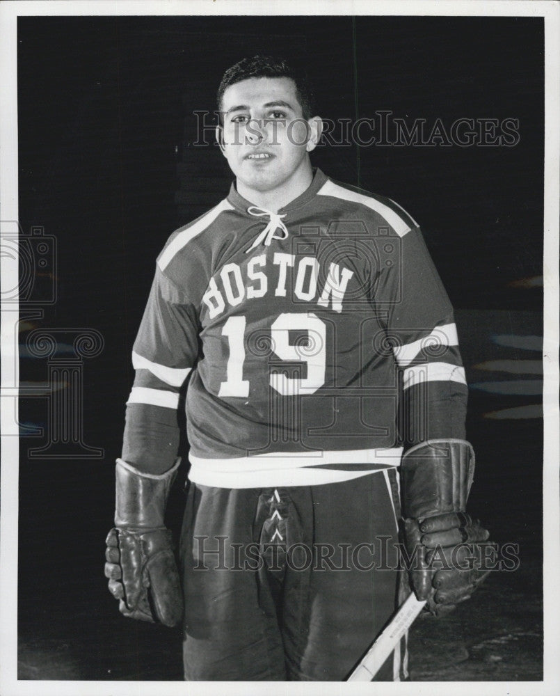 1958 Press Photo High Scoring Boston University Wing Tony Cicoria - Historic Images