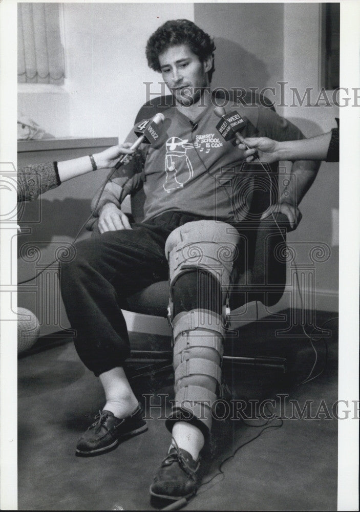 1990 Press Photo Bob Carpenter Boxing Star Interview - Historic Images