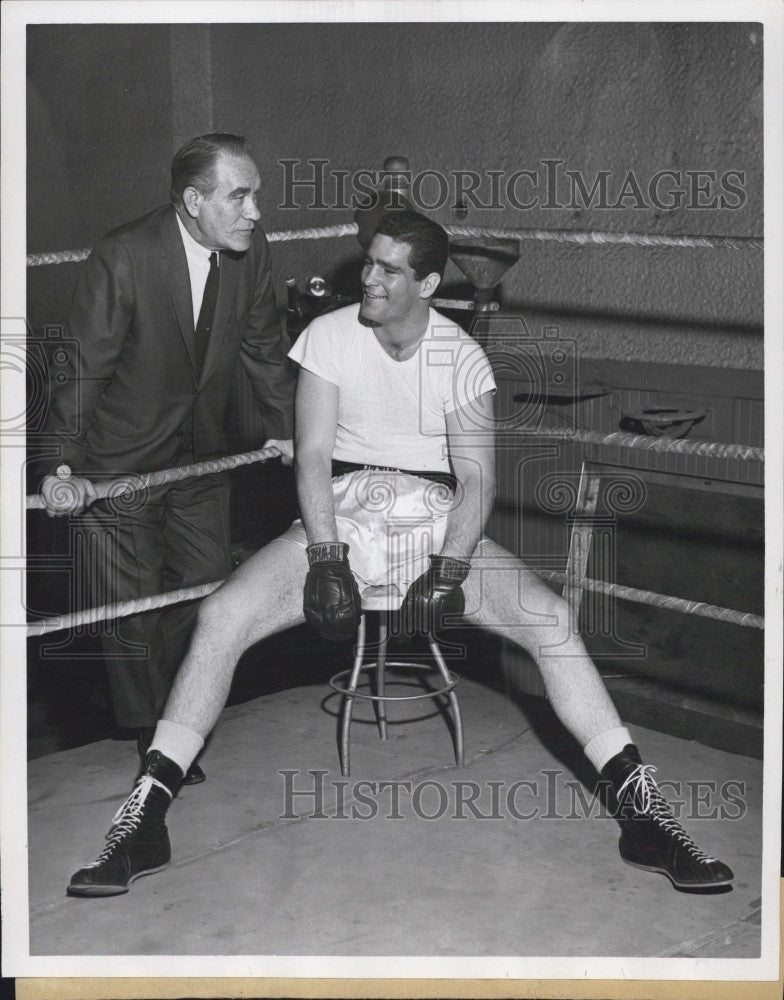 1965 Press Photo Heavyweight Boxer Jim Beattie with Manager Dick Shoor in Boston - Historic Images