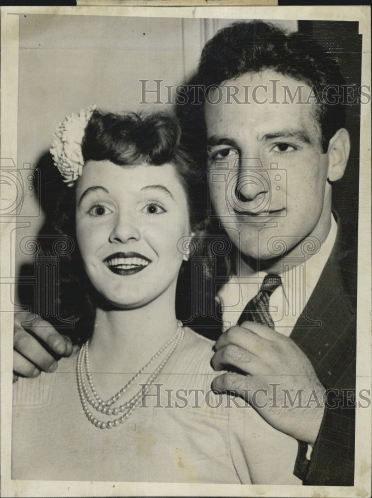 1941 Press Photo Boston College&#39;s Capt. Al Morro and Miss June Laramy - Historic Images