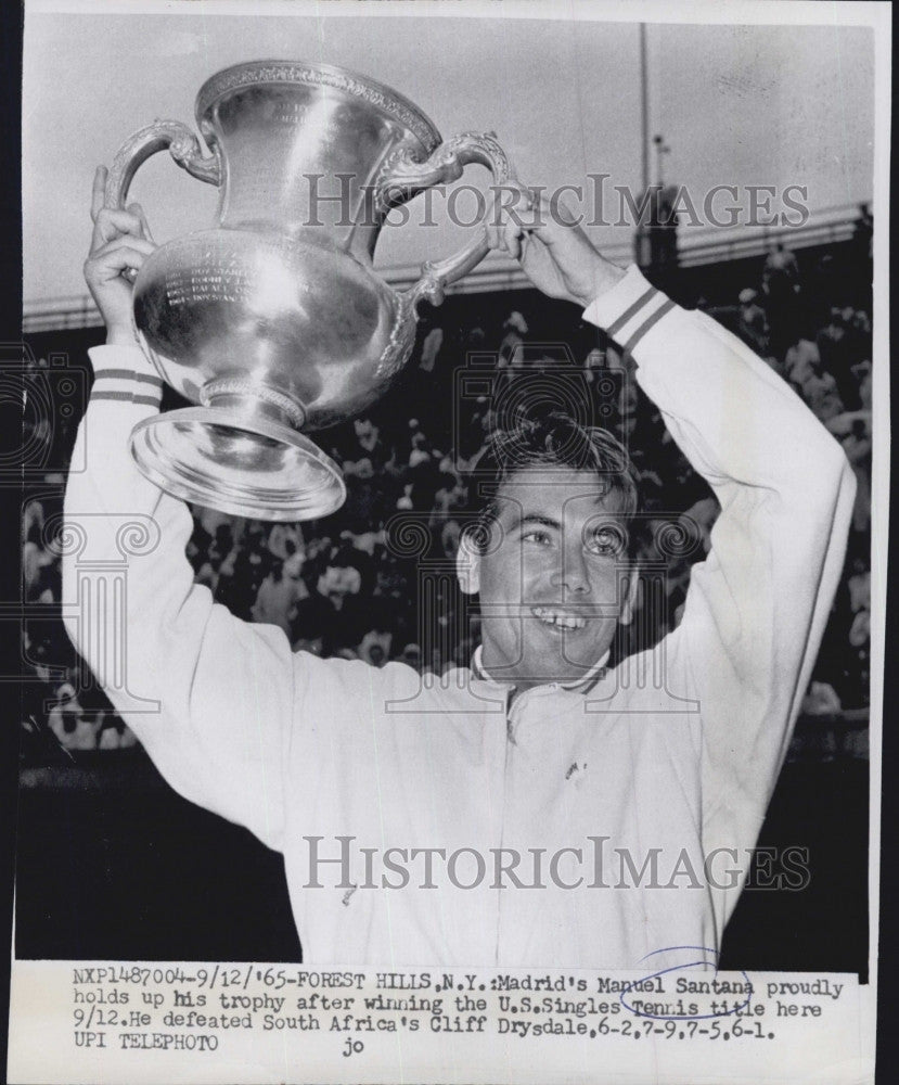 1965 Press Photo US Singles Tennis Title Winner Manuel Santana of Spain - Historic Images