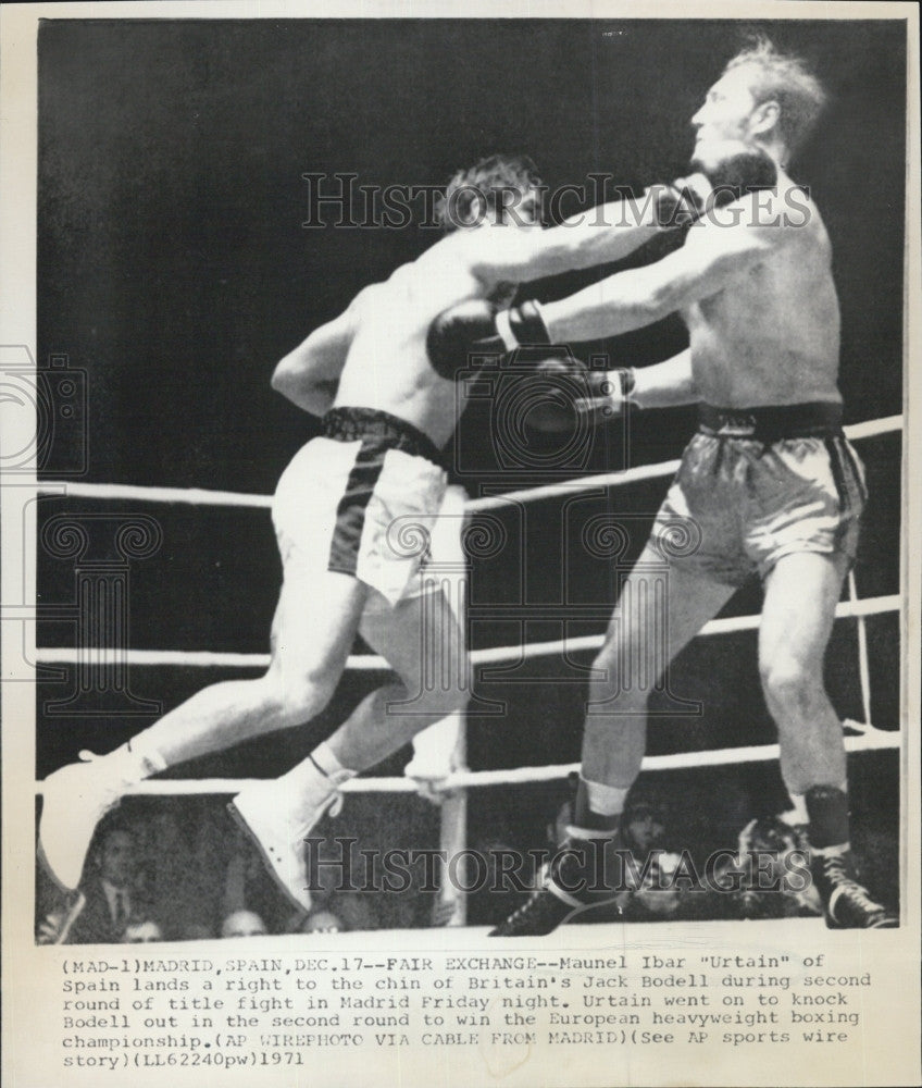 1971 Press Photo Boxer Manuel Ibar Urtain of Spain and Britain&#39;s Jack Bodell - Historic Images