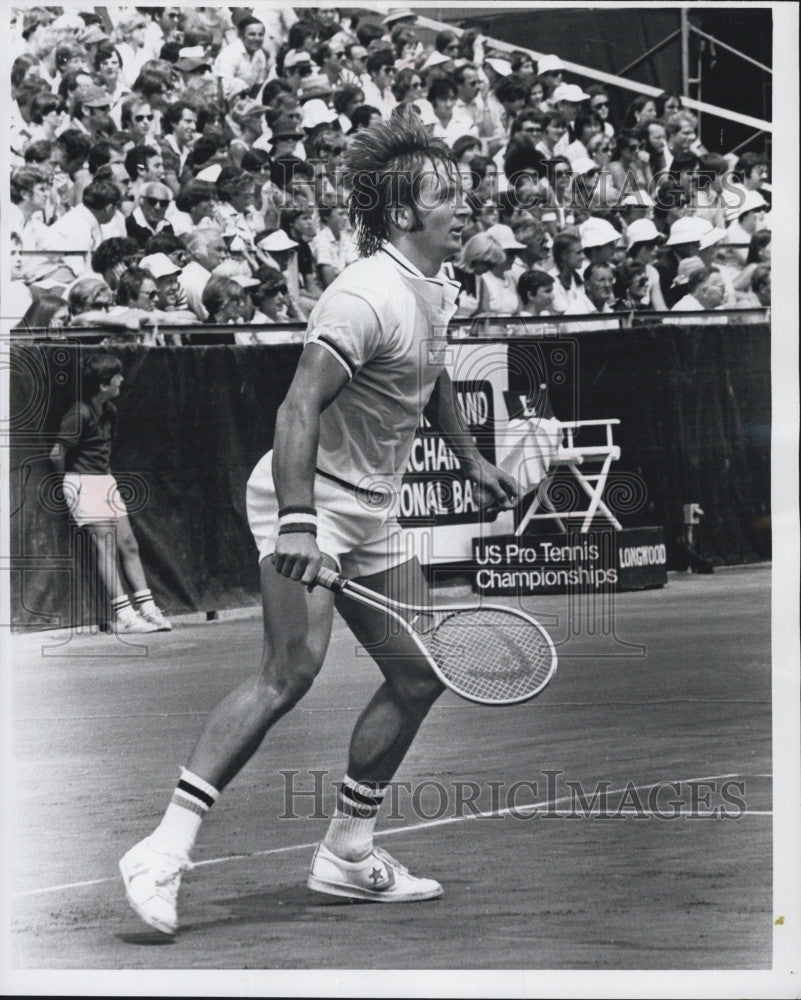 1977 Press Photo Bob Lutz in Victory over Jose Higueras at Longwood - Historic Images