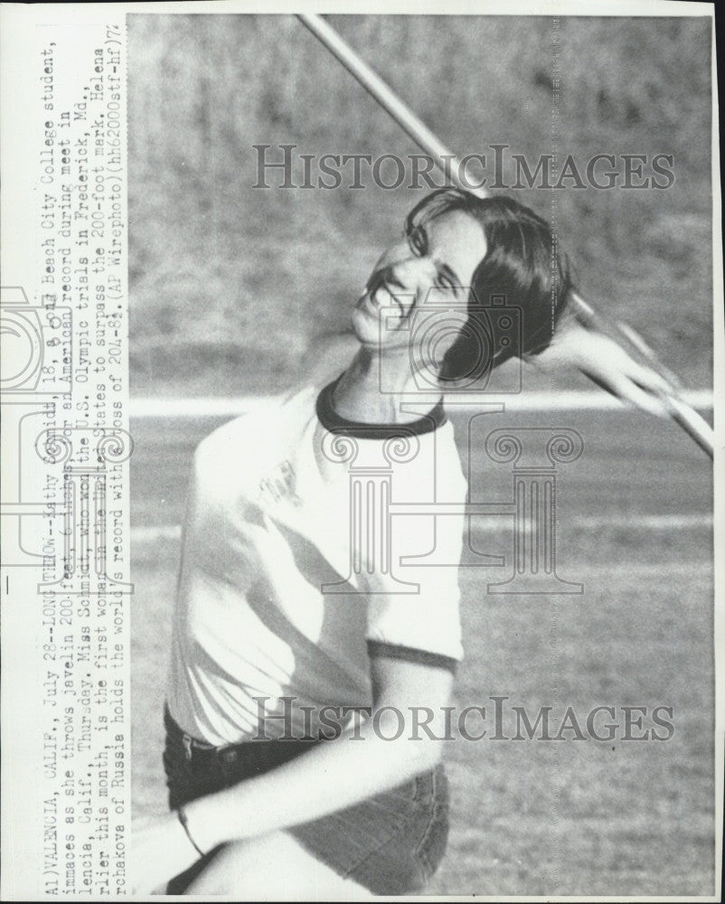 1972 Press Photo American Javelin record Holder Kathy Schmidt surpasses 200 feet - Historic Images