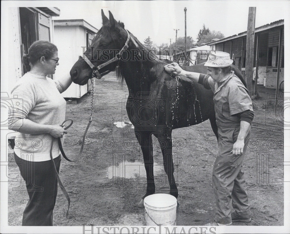 1978 Press Photo Betty Sarno Horse Trainer Jockey With Husband - Historic Images