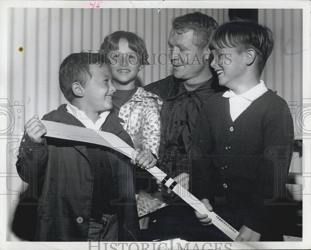 1968 Press Photo Michael Charyle Conti Newtowne Court Noonan Boston Bruins - Historic Images