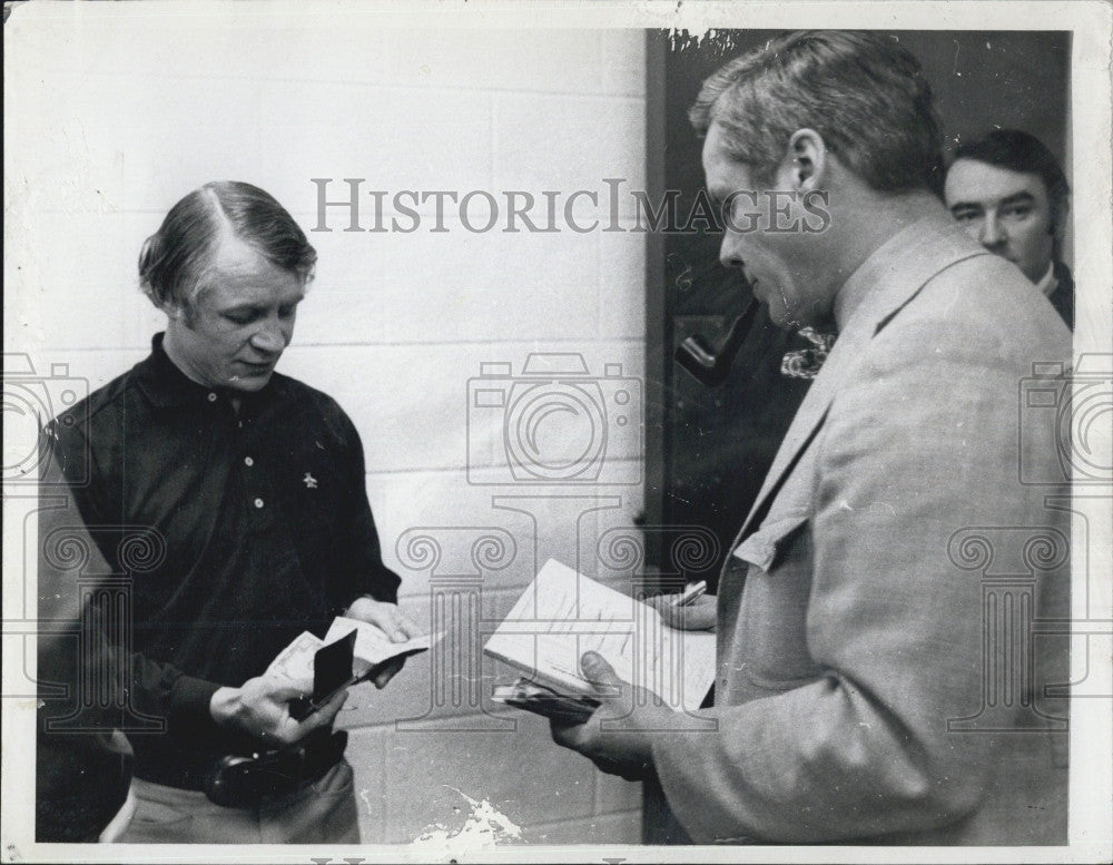 1971 Press Photo Bruins, John McKenzie &amp; coach Tom Johnson - Historic Images