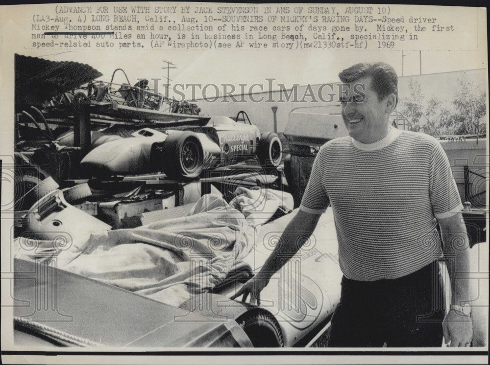 1969 Press Photo Mickey Thompson &amp; his race cars - Historic Images