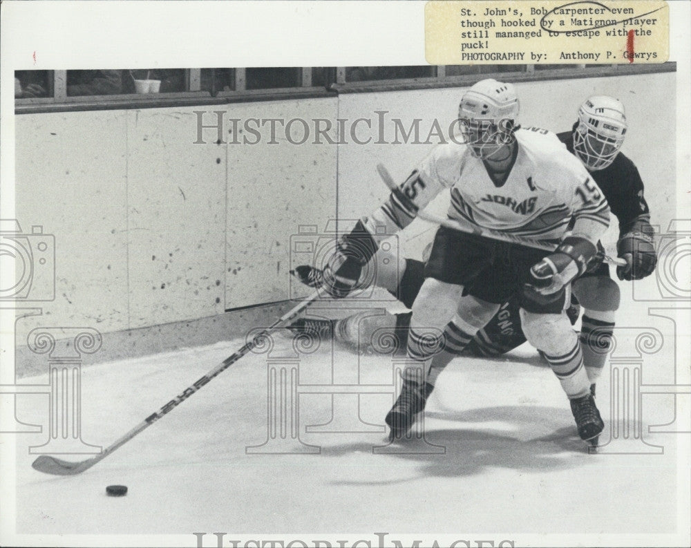 Press Photo St John's hockey player Bob Carpenter & Matigon player - Historic Images