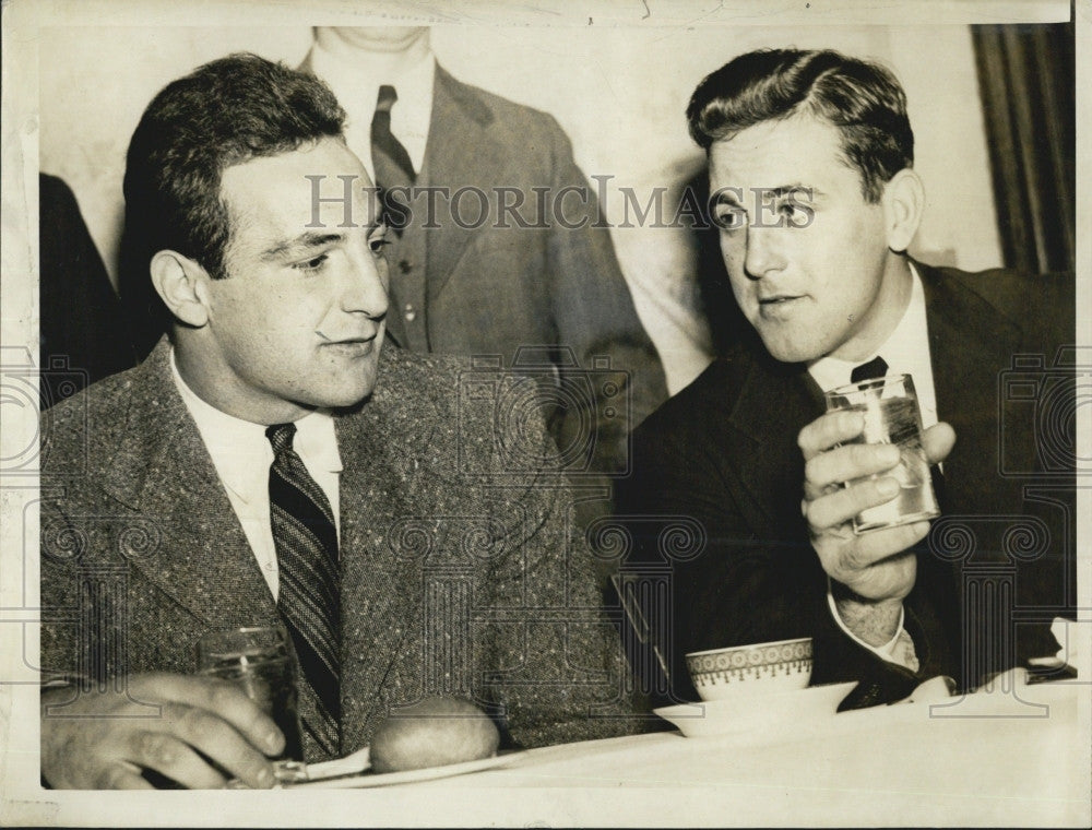 1941 Press Photo Football writers banquet, Al Morrow & George Radulski - Historic Images