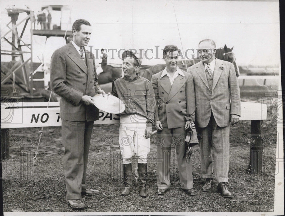 1945 Press Photo JockeyG Seabo &amp; Gov MJ Tobin of Mass &amp; L Laurin &amp; A Wilson - Historic Images