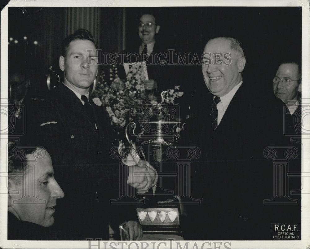 1942 Press Photo Boston Mayor Stanley Lewis Congratulates Jack Seymour - Historic Images