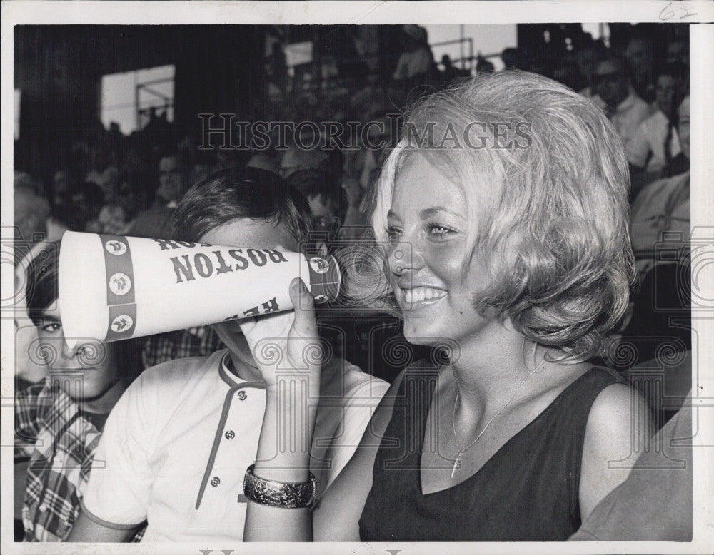 Press Photo Elizabeth &quot;Janie&quot; Carroll Minnesota Fashion Model Boston Red Sox - Historic Images