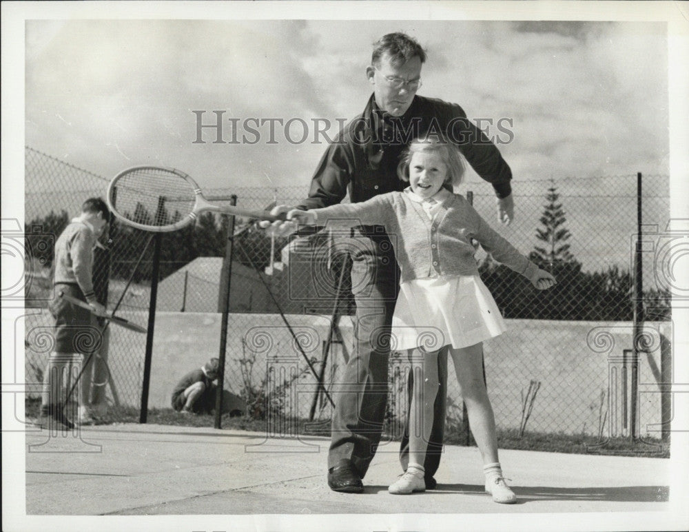 1940 Press Photo George Lott With Pupil Professional Tennis Player - Historic Images