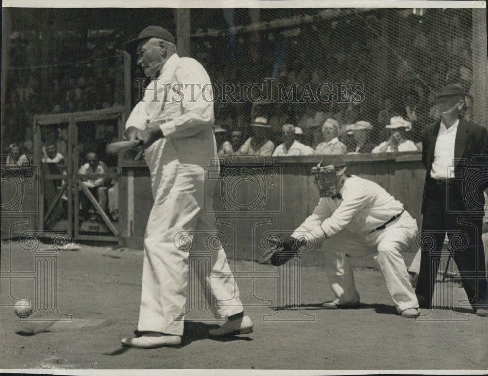 Press Photo Kids And Kubs Charity Softball Game Bob Heisey Businessman - Historic Images