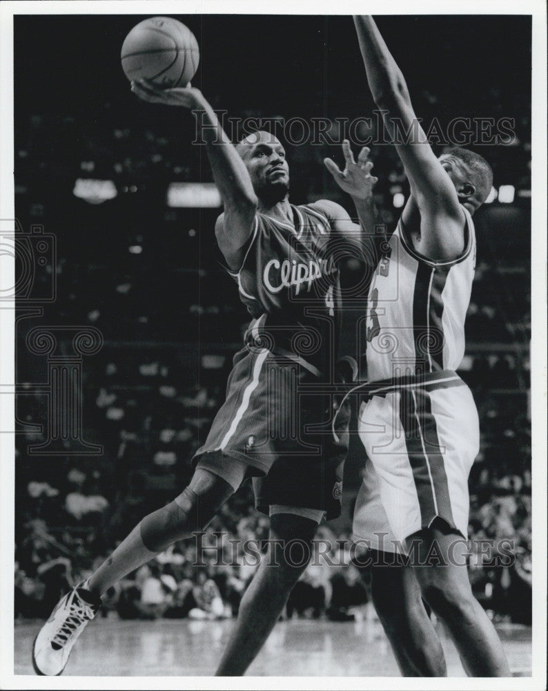 Press Photo Clippers Ron  Harper in action - Historic Images