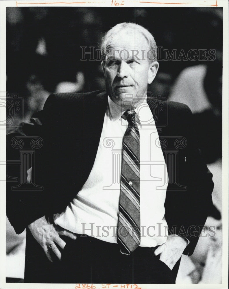 Press Photo Cotton Fitzsimmons Phoenix Suns Basketball Coach - Historic Images