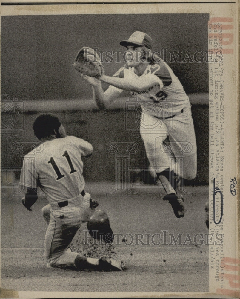 1975 Press Photo Pepe Mongual Rod Gilbreath Atlanta Braves Baseball - Historic Images