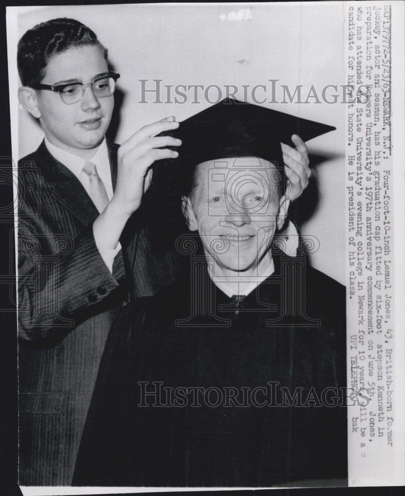 1963 Press Photo Lemuel Jones British Horse Jockey Rutgers University - Historic Images